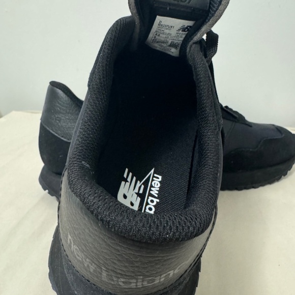 New Balance, size 9.5, and color is black-noir - Picture 2 of 4